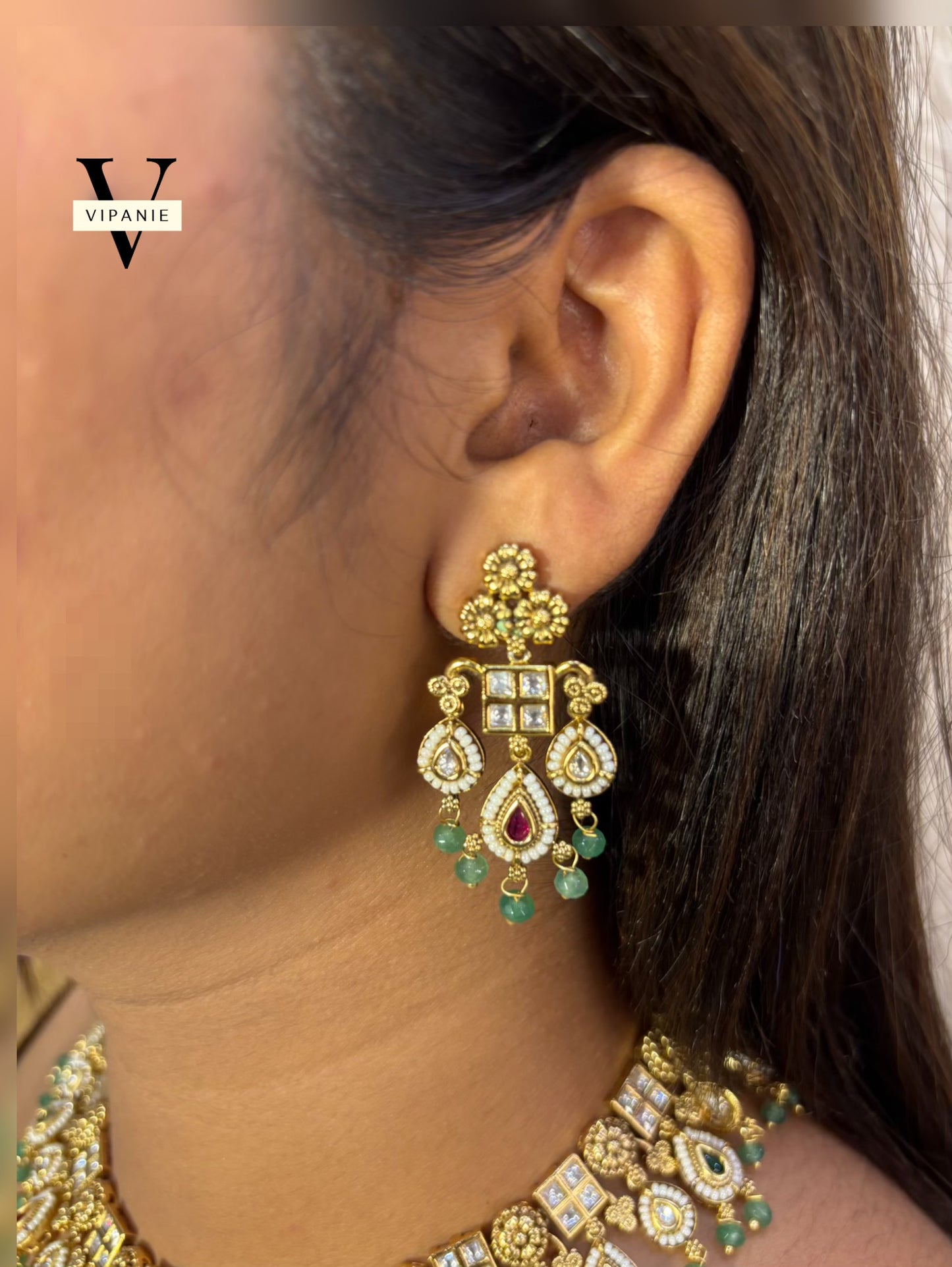 Antique Necklace with Earrings-V1036