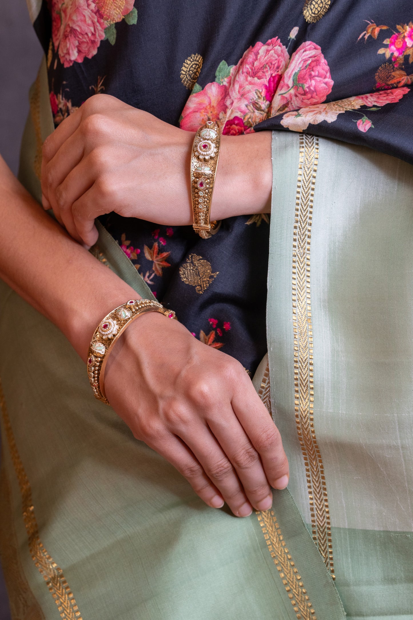 Antique Flower Enamel Bangles - V1009