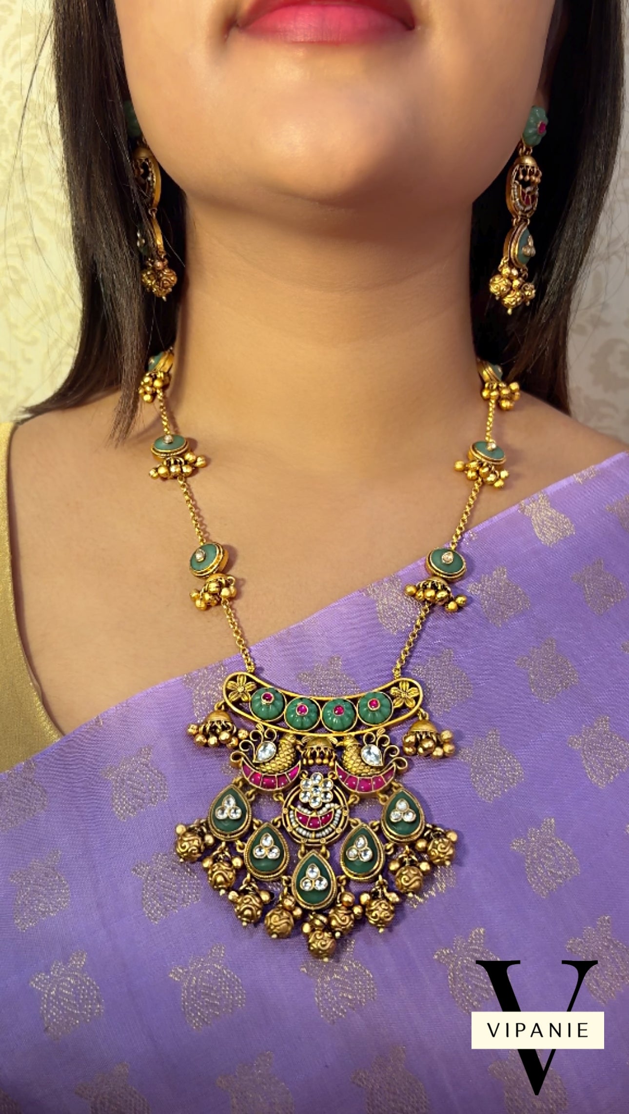 Antique Necklace with Earrings- V1027